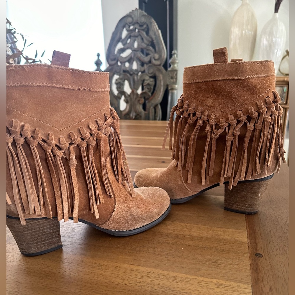 Sbicca leather fringe booties